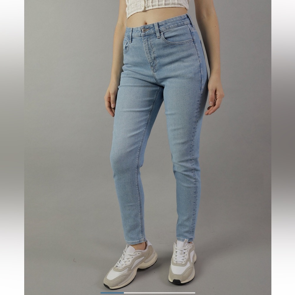 Lightwash Stretch Mom Jeans | AE